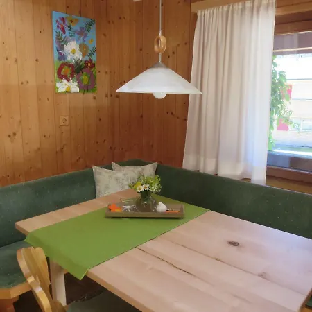 Haus Manser Apartmán *